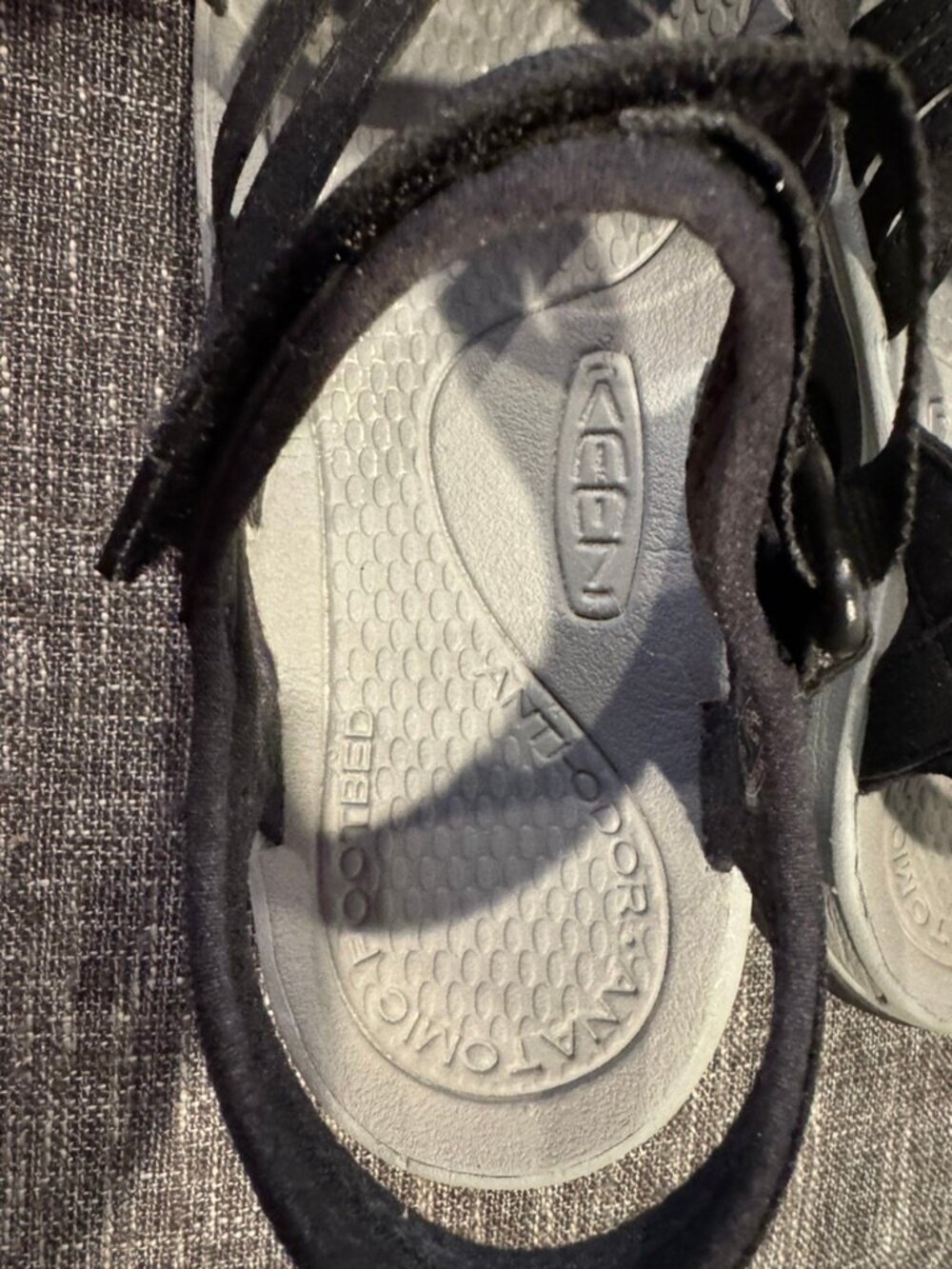 KEEN Rose Sandals Women’s 8.5 Black Neutral Gray Outdoor Hiking Water EUC - Picture 7 of 8